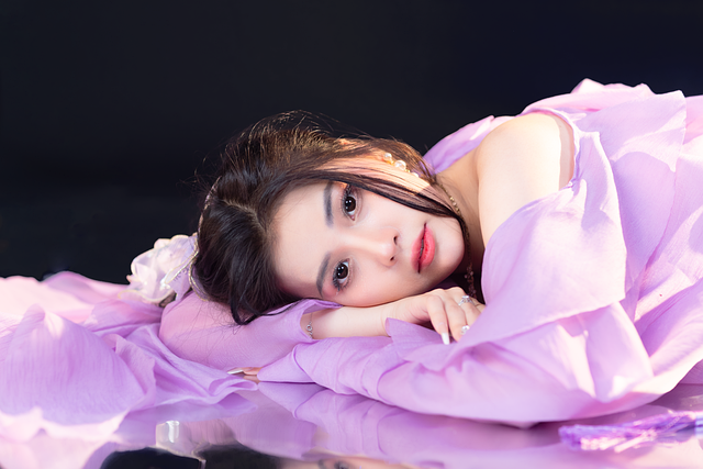 最新美女弯腰露胸美图分享 – www.lypetro.com